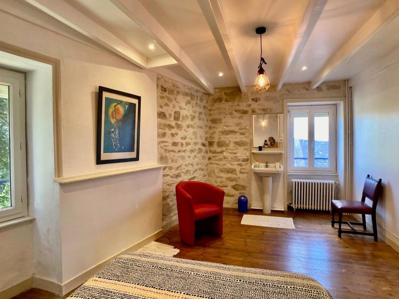 Maison - 272 m² - 9 pièces