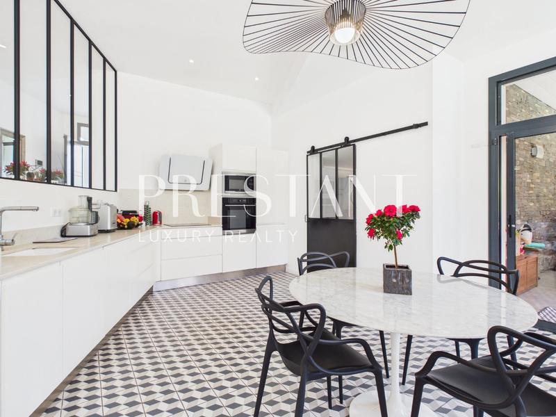 Maison - 180 m² - 5 pièces