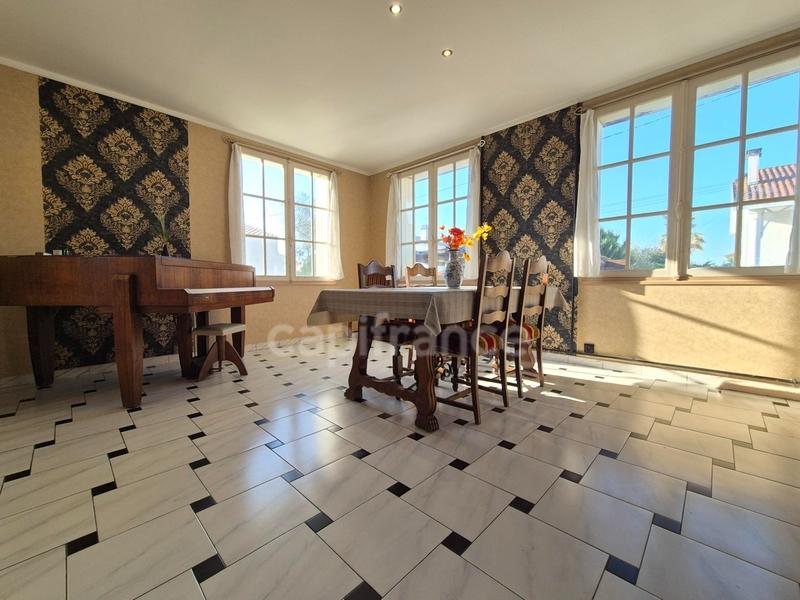 Maison - 190 m² - 7 pièces