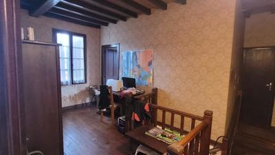 Maison - 203 m² - 9 pièces