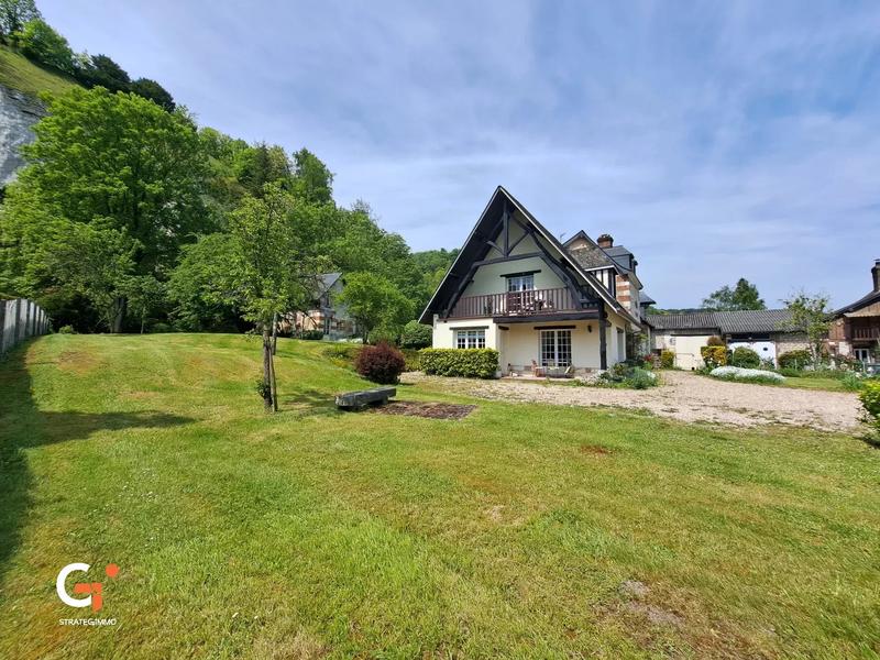 Maison - 203 m² - 7 pièces