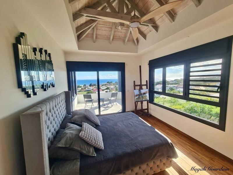 Maison - 256 m² - 7 pièces