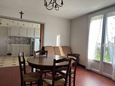 Maison - 83 m² - 4 pièces