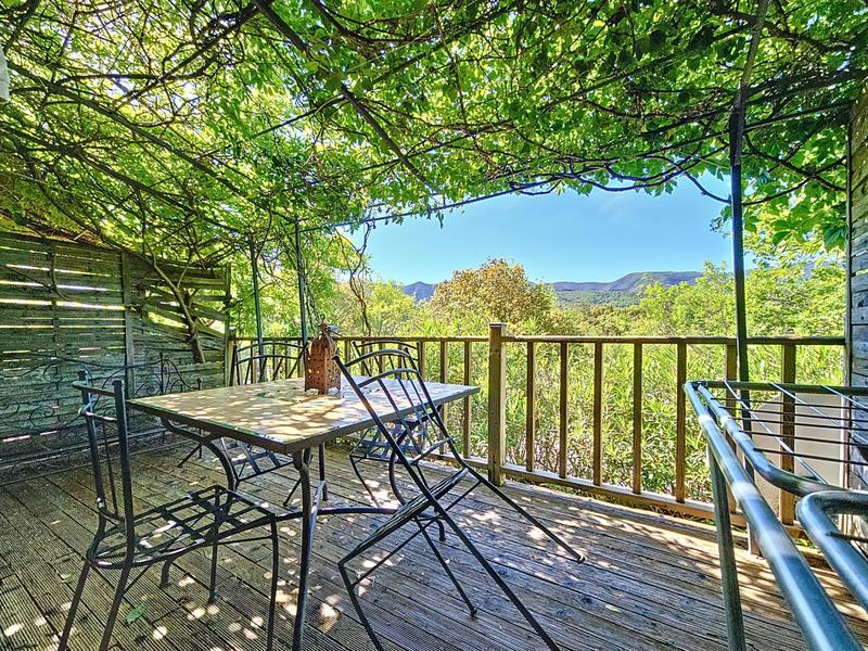 Maison - 170 m² - 9 pièces