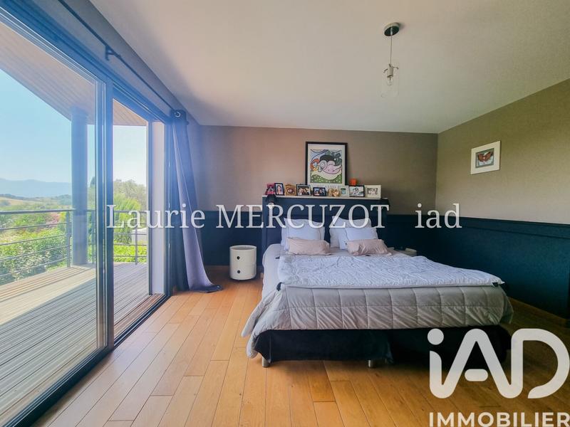 Maison - 260 m² - 7 pièces