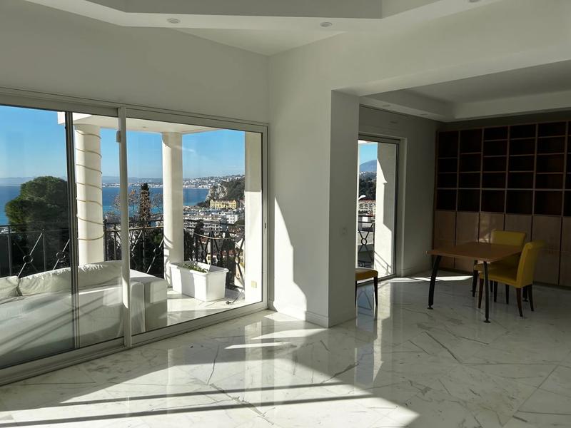 Villa - 325 m² - 6 pièces