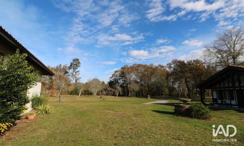 Maison - 430 m² - 15 pièces