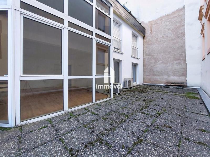 Local d'activité / Entrepôt - 72 m² - 3 pièces