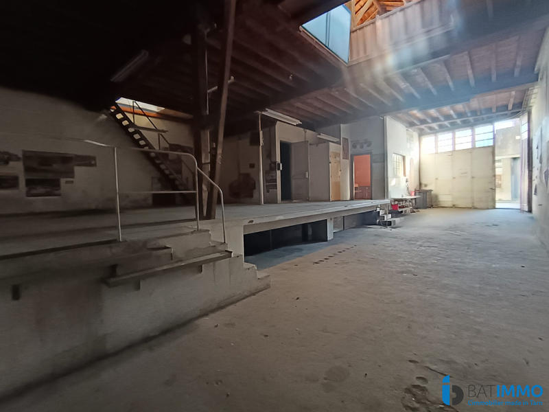 Entrepôt - 800 m²