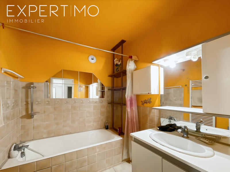 Maison - 121 m² - 6 pièces