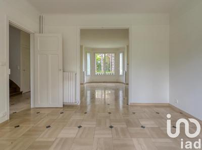 Maison - 250 m² - 10 pièces