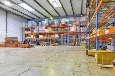 Local d'activité / Entrepôt - 1 998 m²