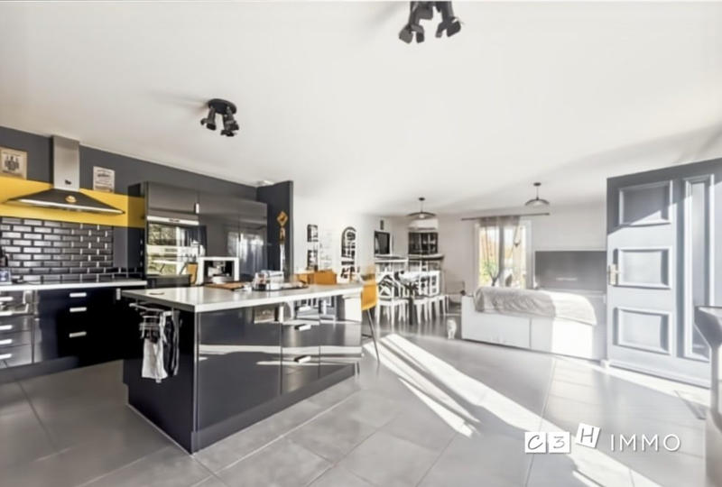 Maison - 135 m² - 6 pièces