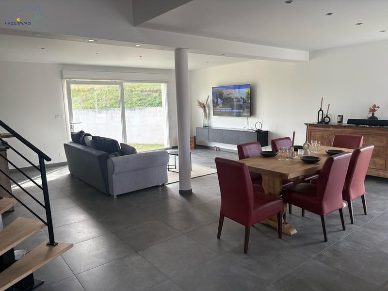 Maison - 121 m² - 5 pièces