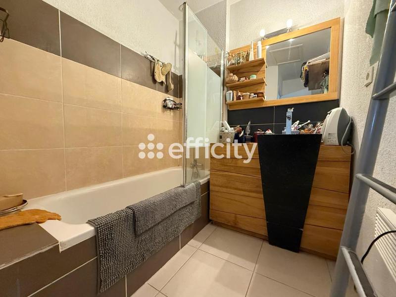 Maison - 96 m² - 5 pièces