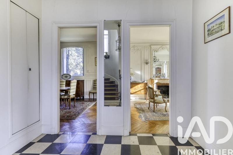 Maison - 227 m² - 10 pièces