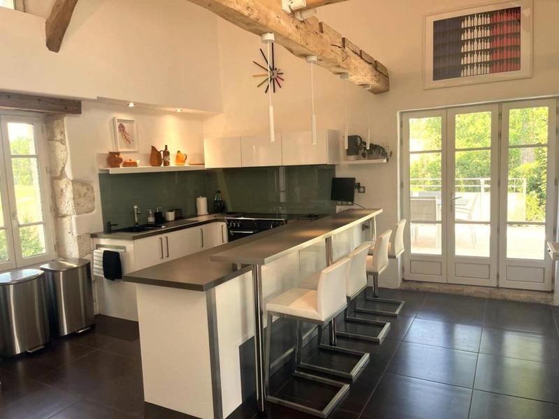 Propriété - 300 m² - 8 pièces