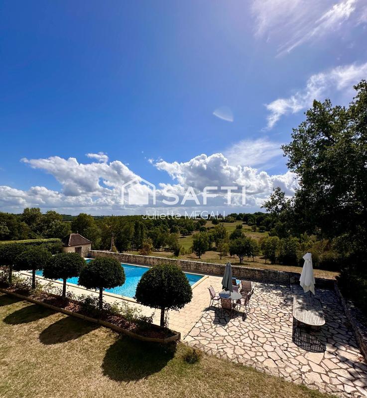 Maison - 550 m² - 16 pièces