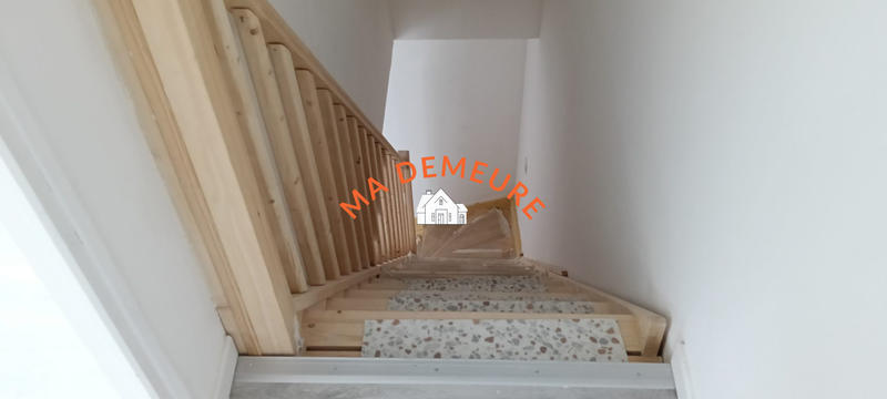 Maison - 95 m² - 6 pièces