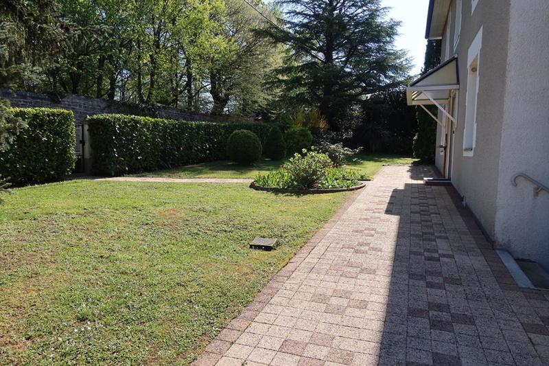 Maison de village - 222 m² - 9 pièces