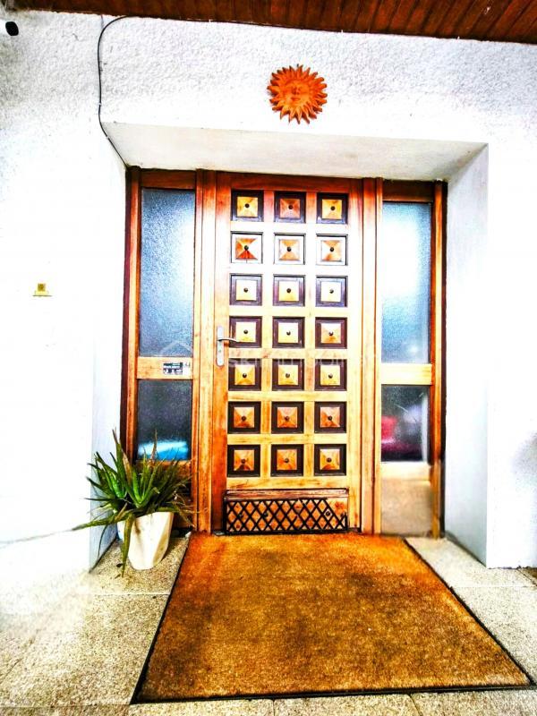 Villa - 230 m² - 10 pièces