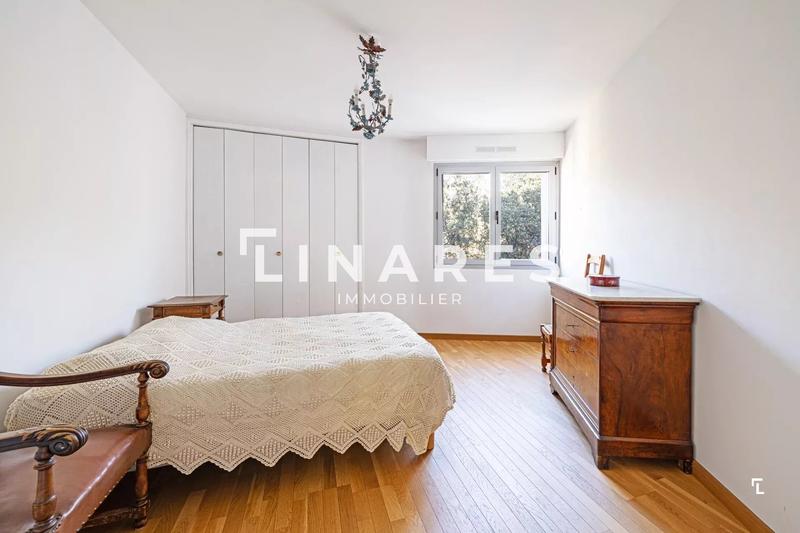 Appartement - 111 m² - 5 pièces