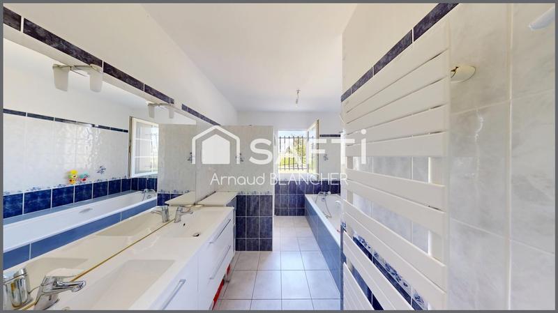 Maison - 141 m² - 8 pièces