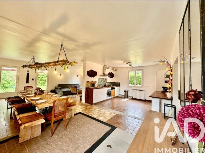 Maison - 200 m² - 8 pièces