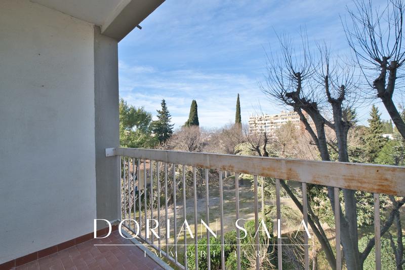 Appartement - 96 m² - 5 pièces