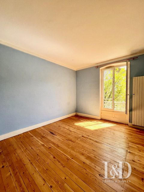 Maison - 237 m² - 10 pièces