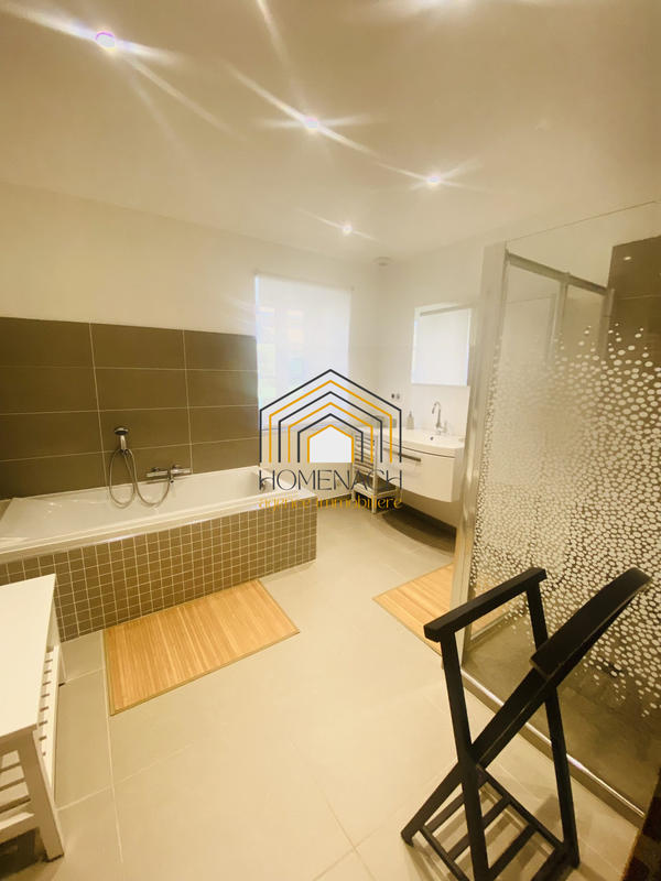 Maison traditionnelle - 145 m² - 4 pièces