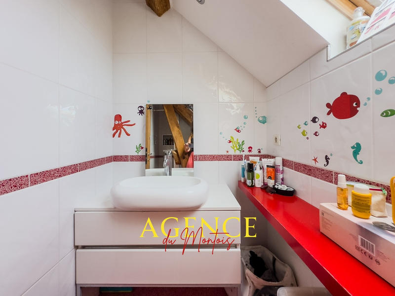 Maison - 232 m² - 7 pièces