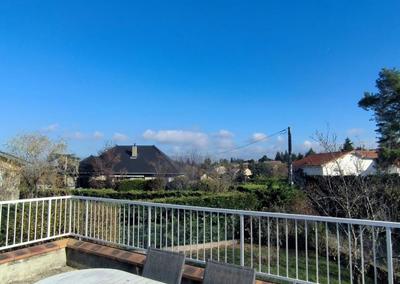 Maison traditionnelle - 90 m² - 4 pièces