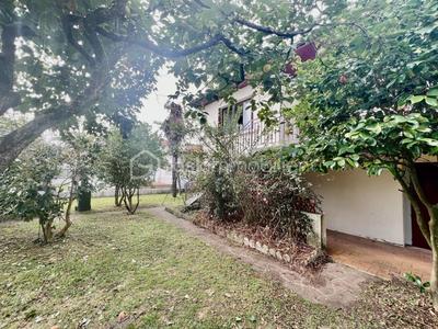 Maison traditionnelle - 165 m² - 6 pièces