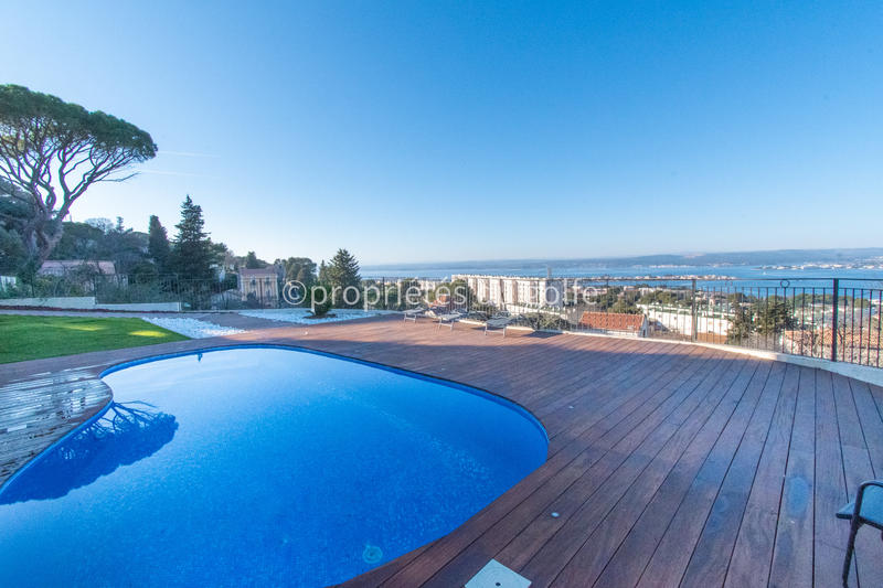 Maison - 160 m² - 5 pièces