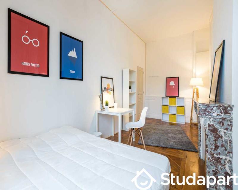 Chambre - 130 m² - 1 pièce