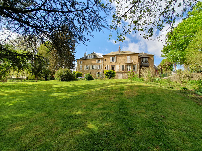 Château - 650 m² - 25 pièces