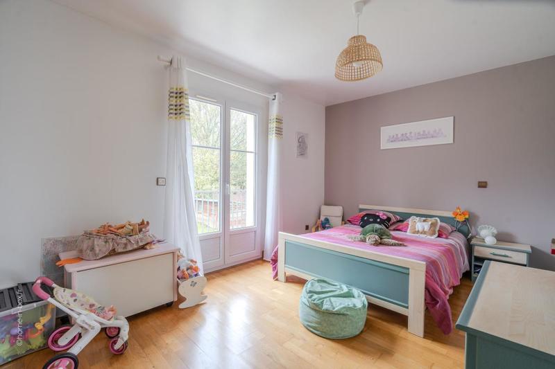 Maison - 181 m² - 7 pièces