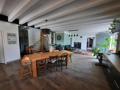 Maison - 248 m² - 7 pièces