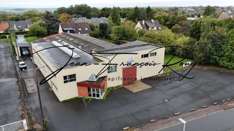 Local d'activité / Entrepôt - 1 635 m² - 12 pièces