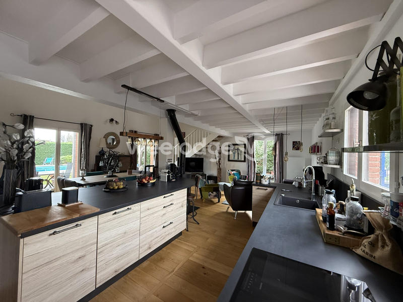 Maison traditionnelle - 207 m² - 6 pièces