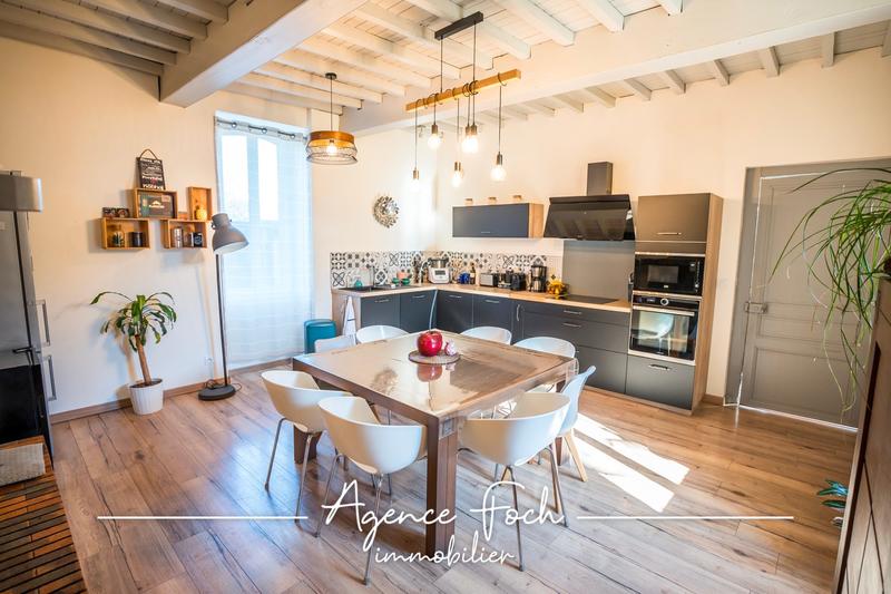 Maison ancienne - 240 m² - 7 pièces