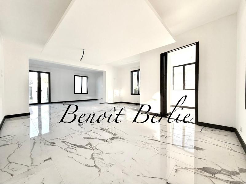 Maison - 217 m² - 7 pièces