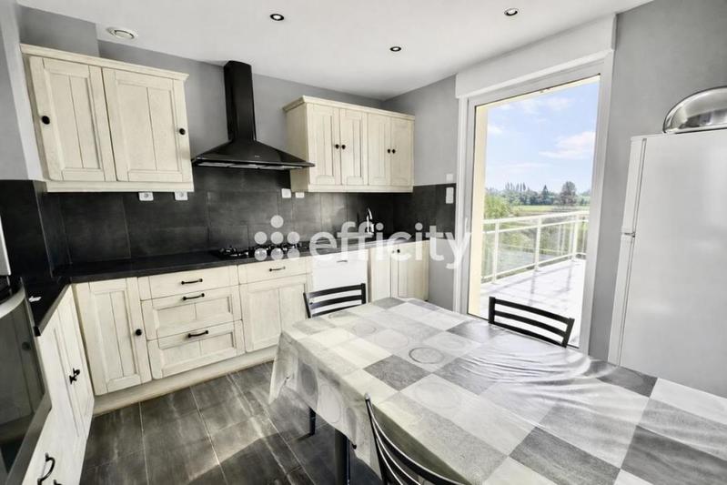 Maison - 80 m² - 4 pièces