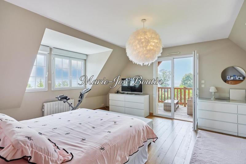 Maison - 230 m² - 7 pièces