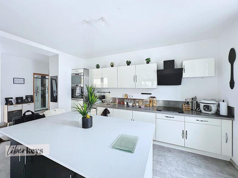 Appartement - 98 m² - 4 pièces