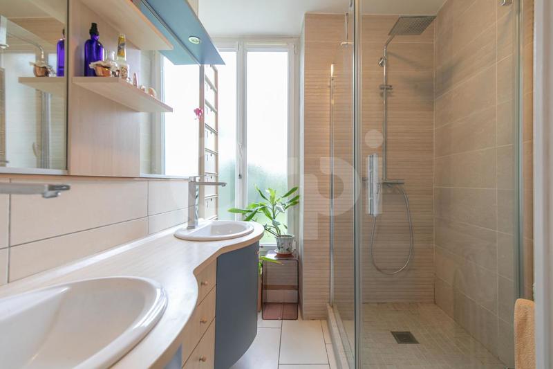 Appartement - 77 m² - 4 pièces