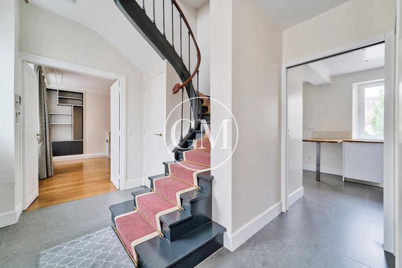 Hôtel particulier - 235 m² - 7 pièces