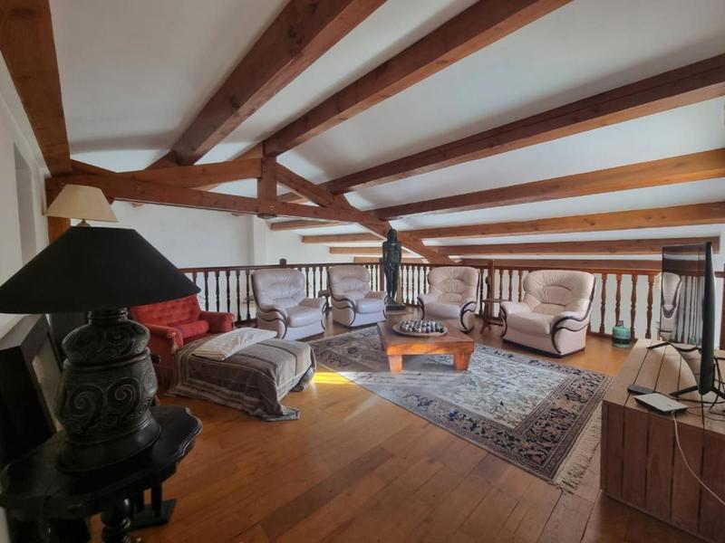 Propriété - 425 m² - 7 pièces