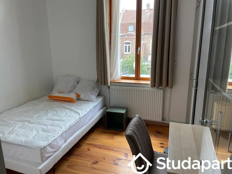 Chambre - 13 m² - 1 pièce